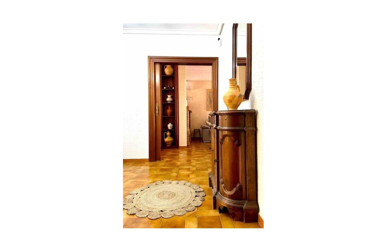 Herverkoop - Villa -
Orihuela Costa - Campoamor