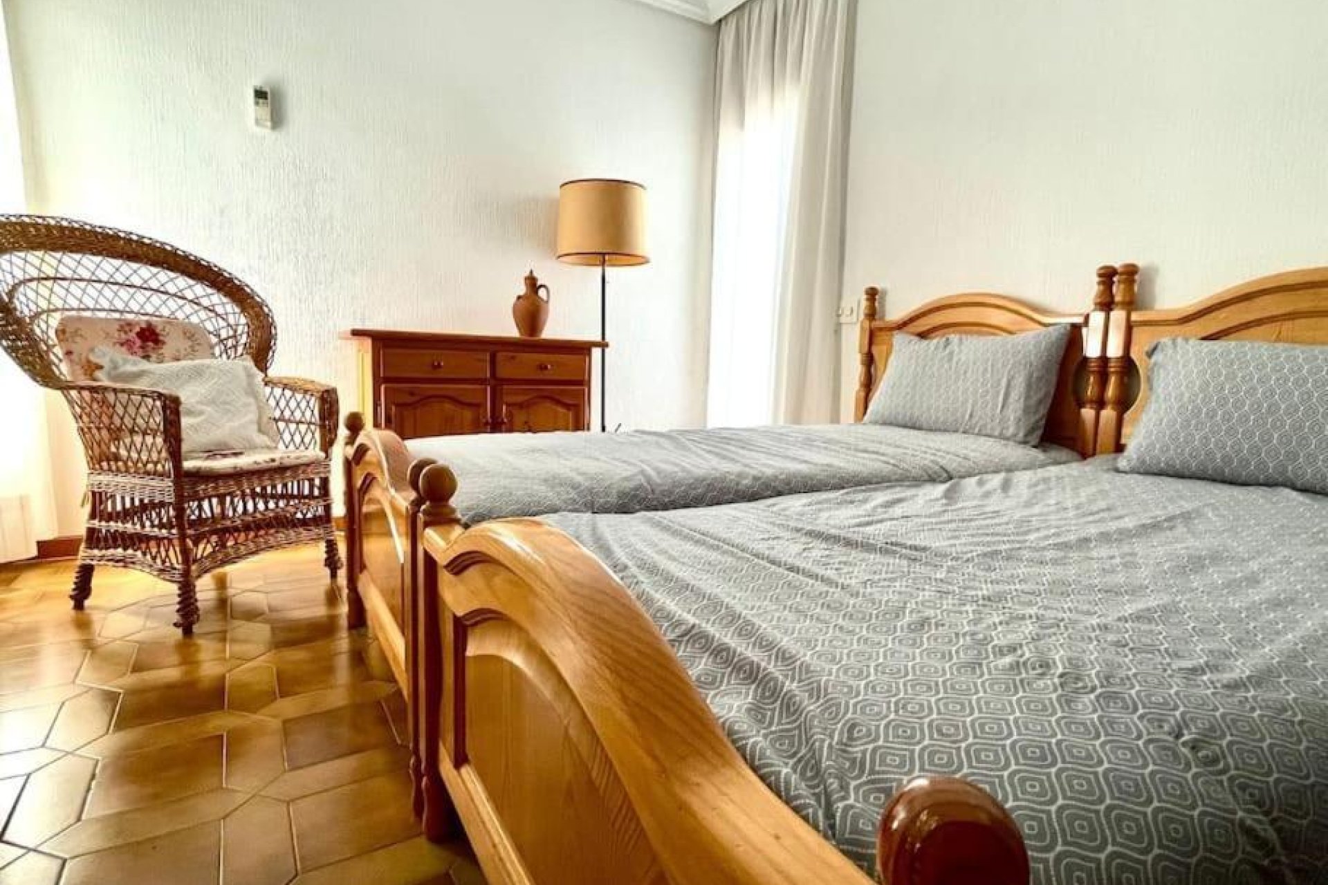 Herverkoop - Villa -
Orihuela Costa - Campoamor