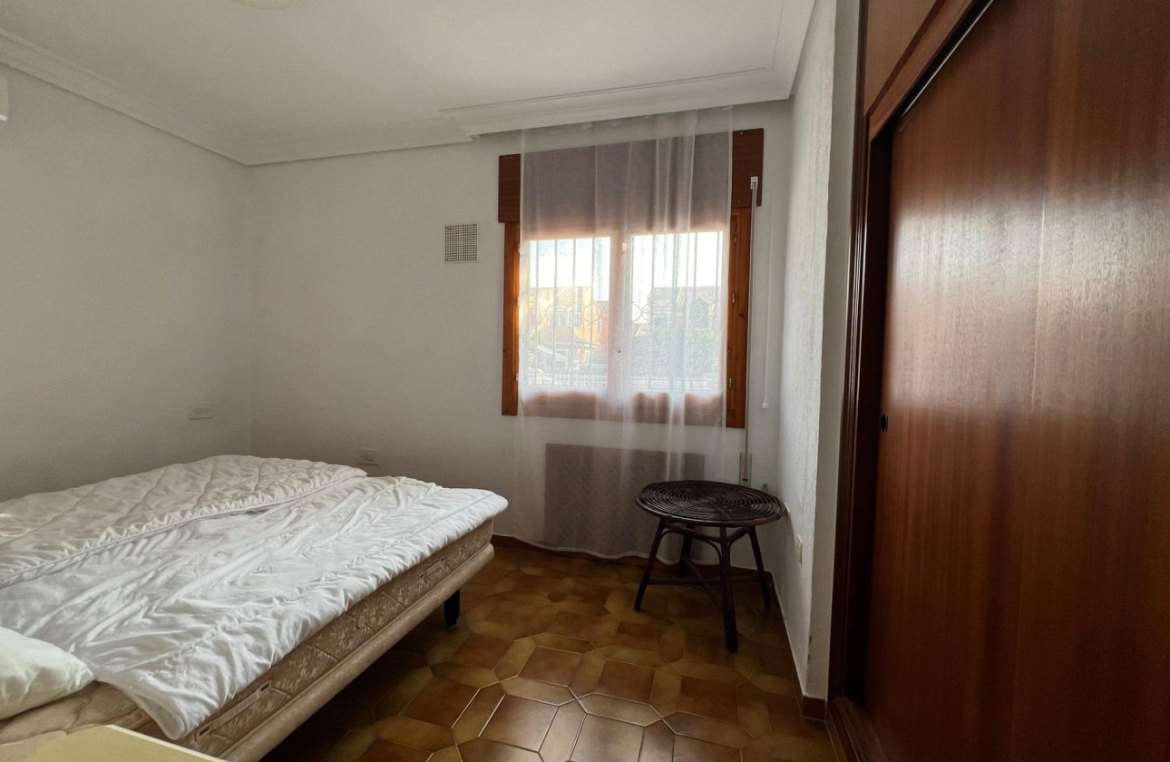 Herverkoop - Villa -
Orihuela Costa - Campoamor