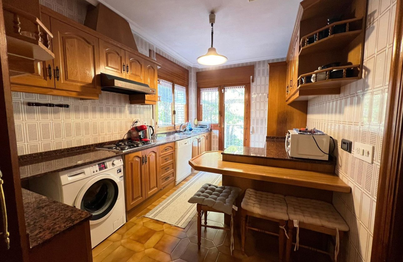 Herverkoop - Villa -
Orihuela Costa - Campoamor