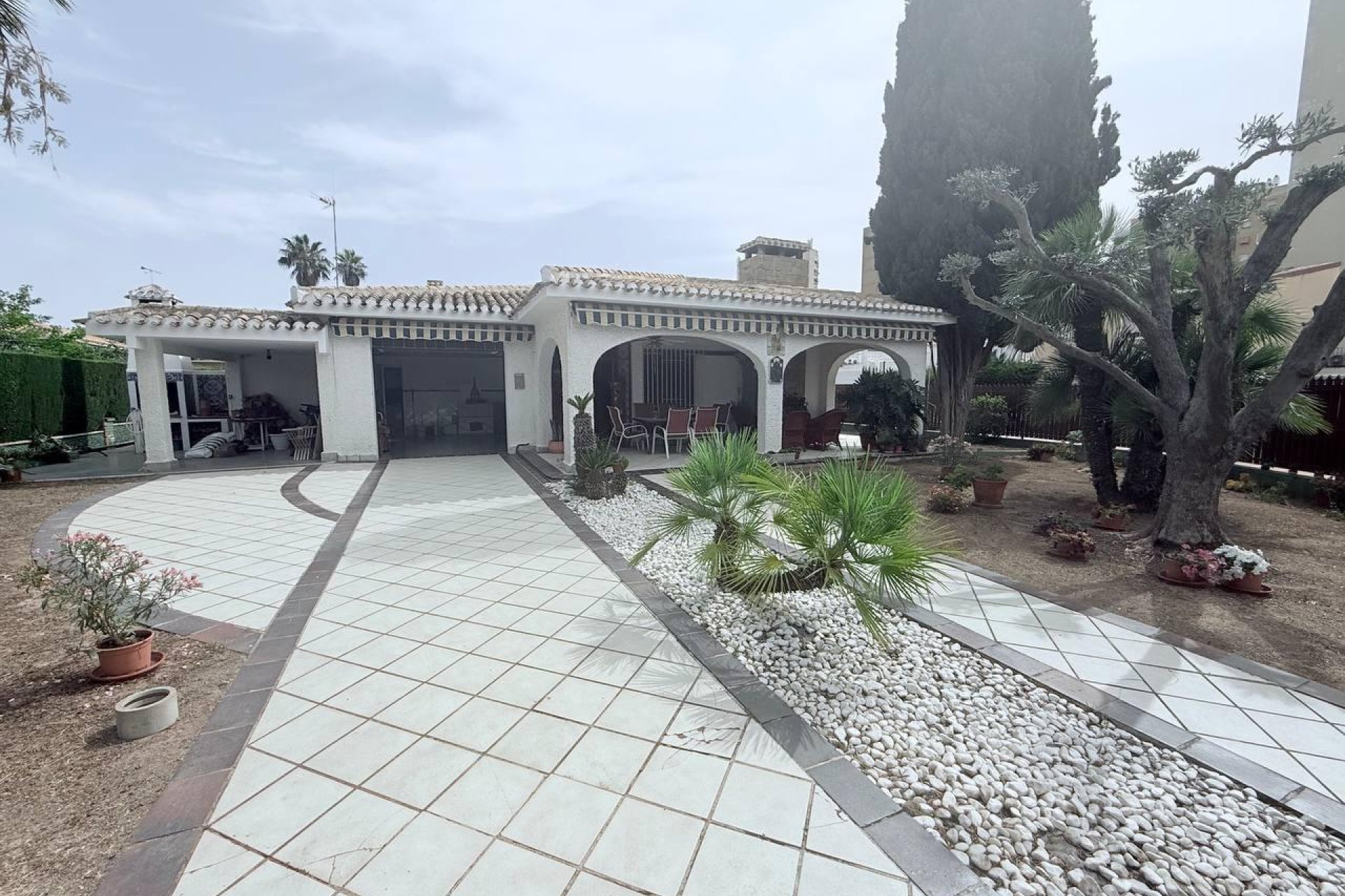 Herverkoop - Villa -
Orihuela Costa - Campoamor