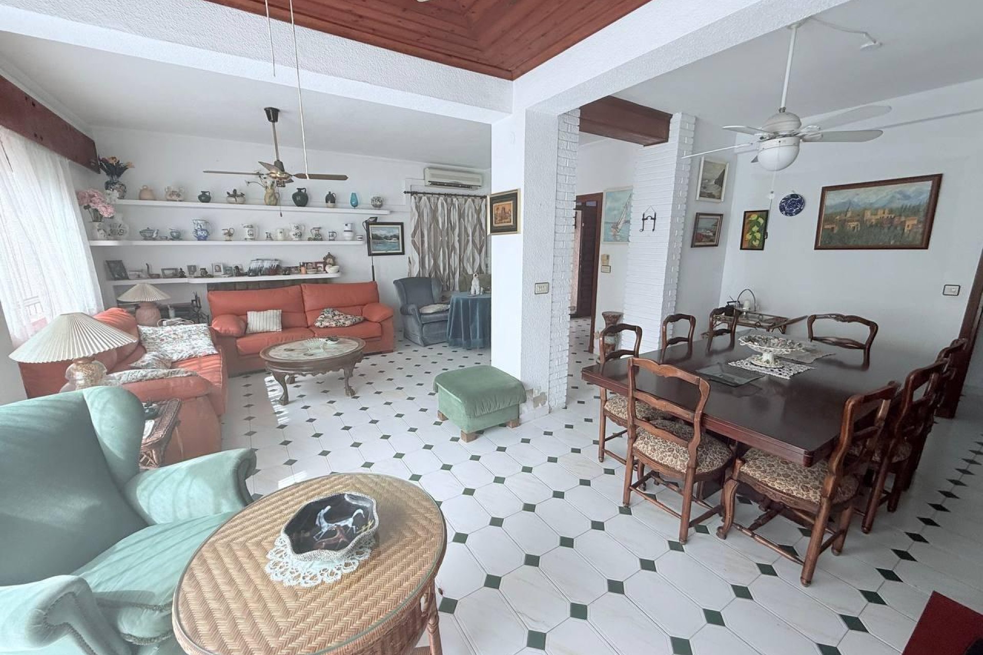 Herverkoop - Villa -
Orihuela Costa - Campoamor