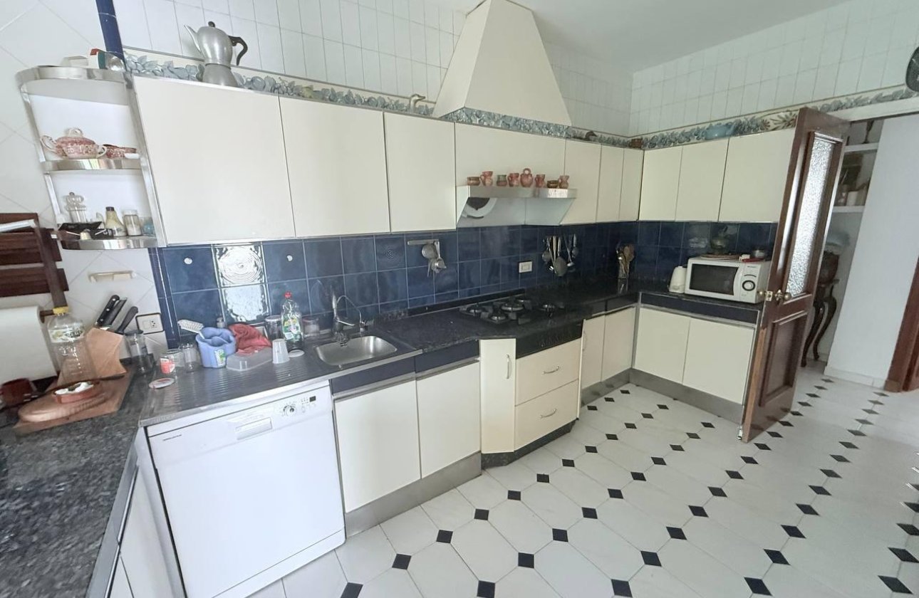 Herverkoop - Villa -
Orihuela Costa - Campoamor