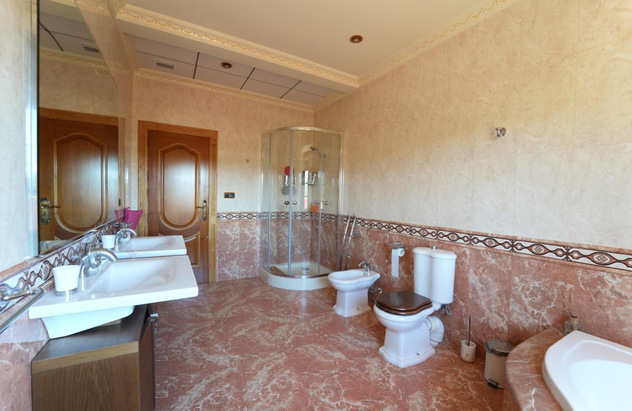 Herverkoop - Villa -
Orihuela Costa - Campoamor