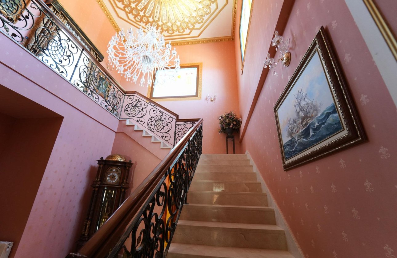 Herverkoop - Villa -
Orihuela Costa - Campoamor