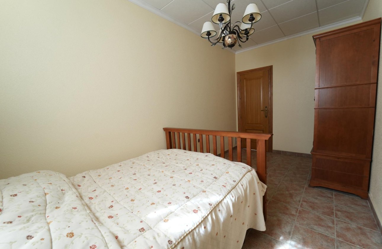 Herverkoop - Villa -
Orihuela Costa - Campoamor