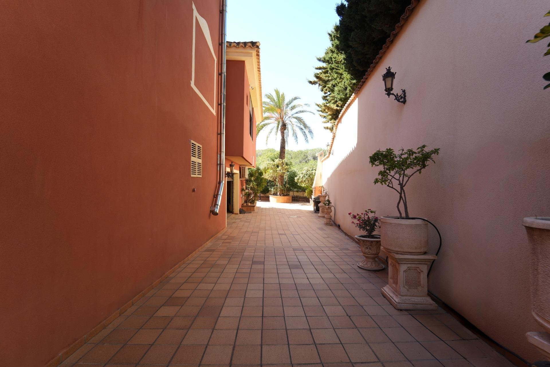 Herverkoop - Villa -
Orihuela Costa - Campoamor