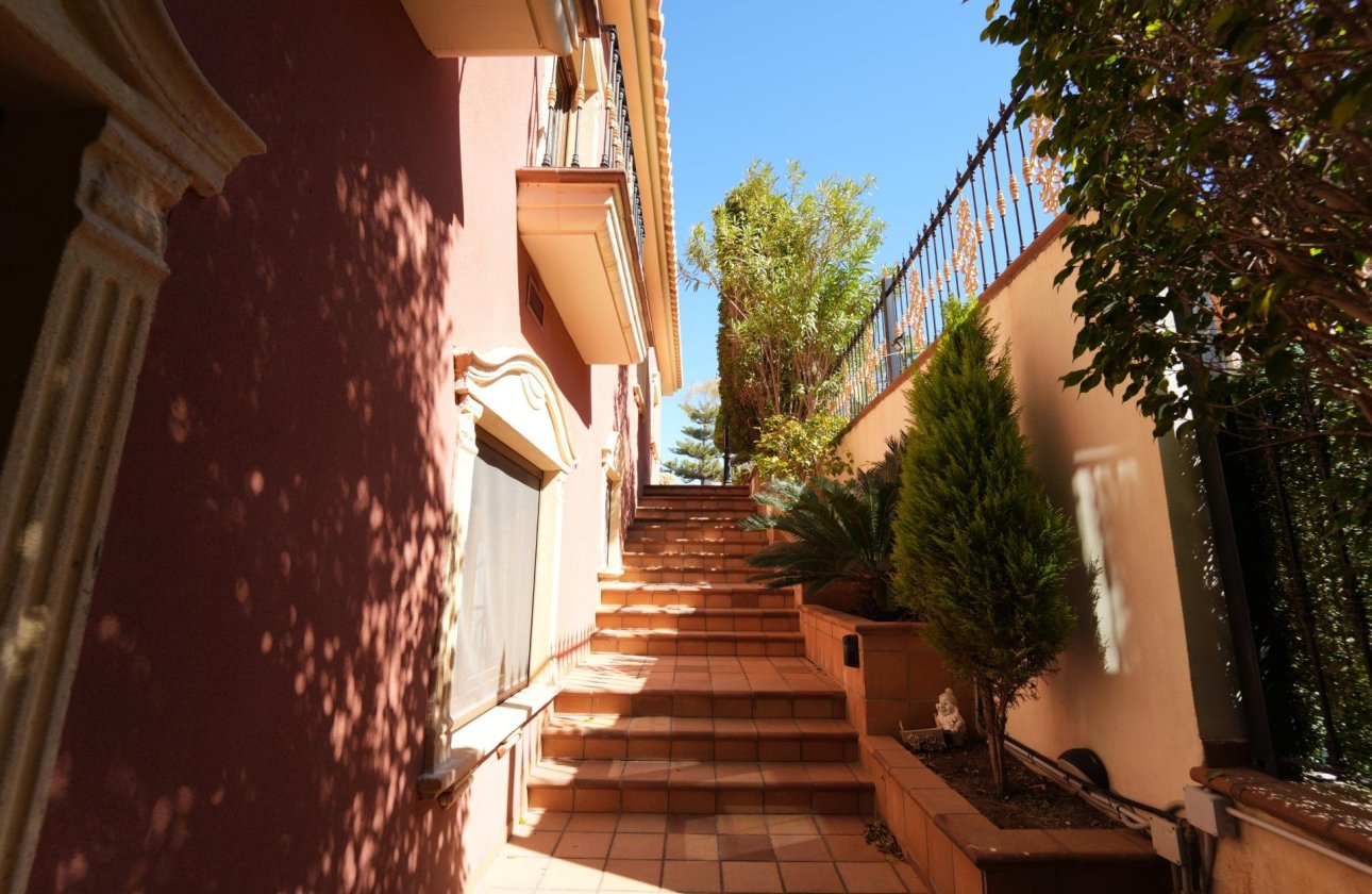 Herverkoop - Villa -
Orihuela Costa - Campoamor