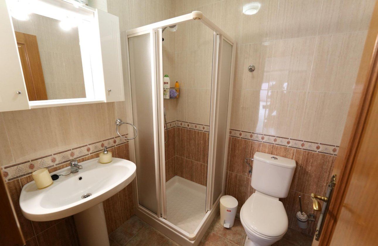 Herverkoop - Villa -
Orihuela Costa - Campoamor