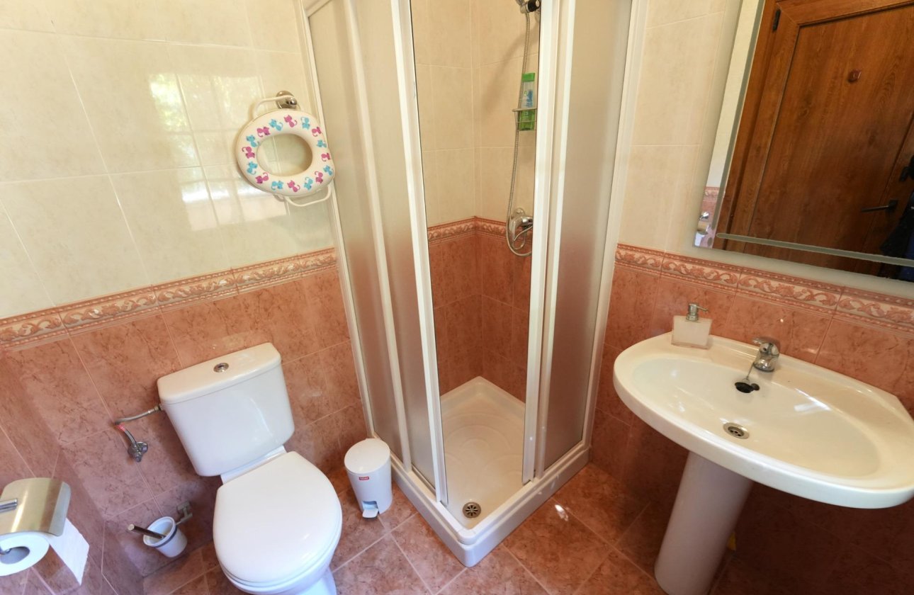 Herverkoop - Villa -
Orihuela Costa - Campoamor