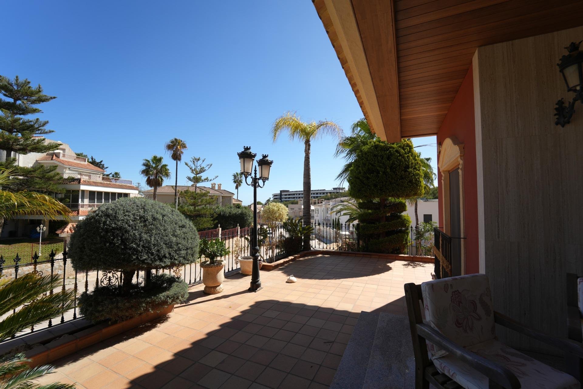 Herverkoop - Villa -
Orihuela Costa - Campoamor