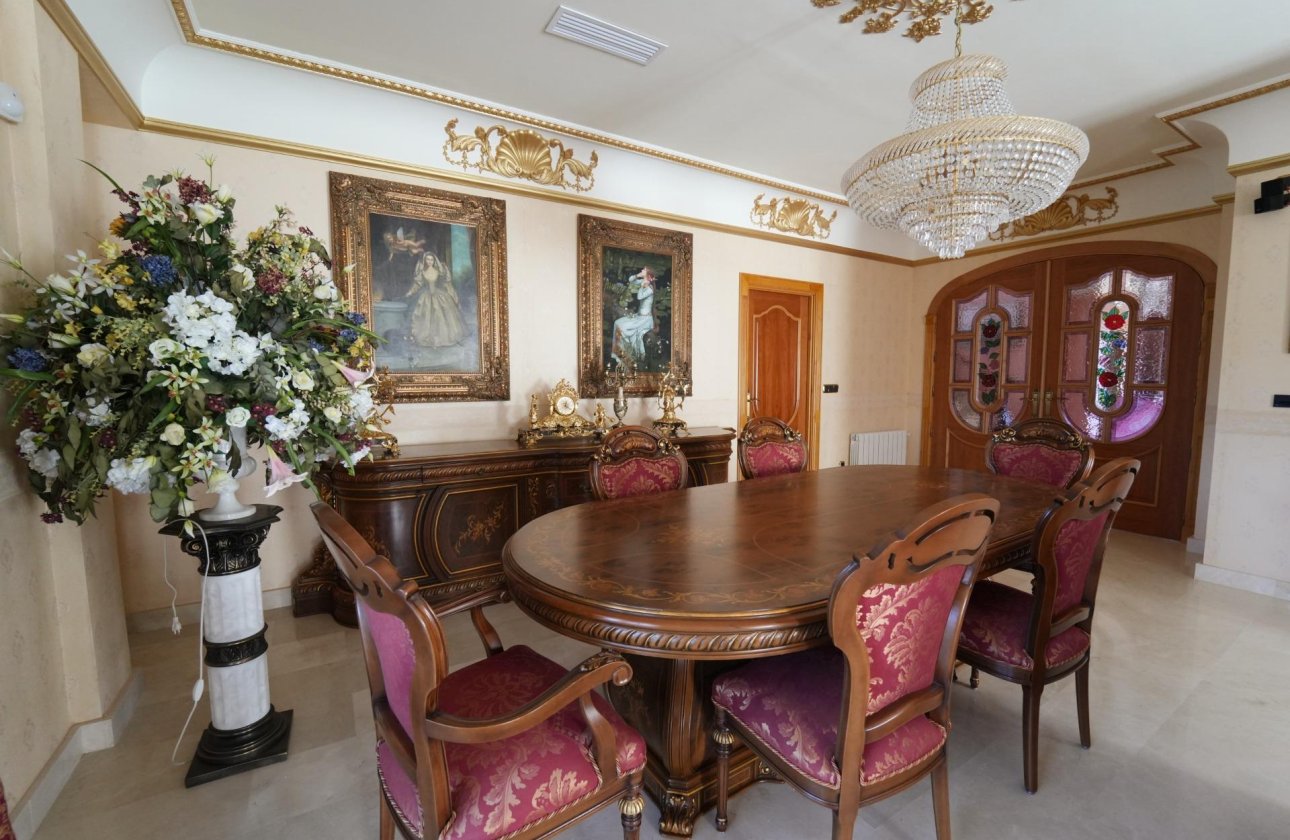 Herverkoop - Villa -
Orihuela Costa - Campoamor