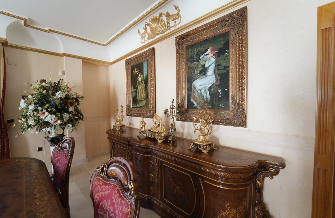 Herverkoop - Villa -
Orihuela Costa - Campoamor