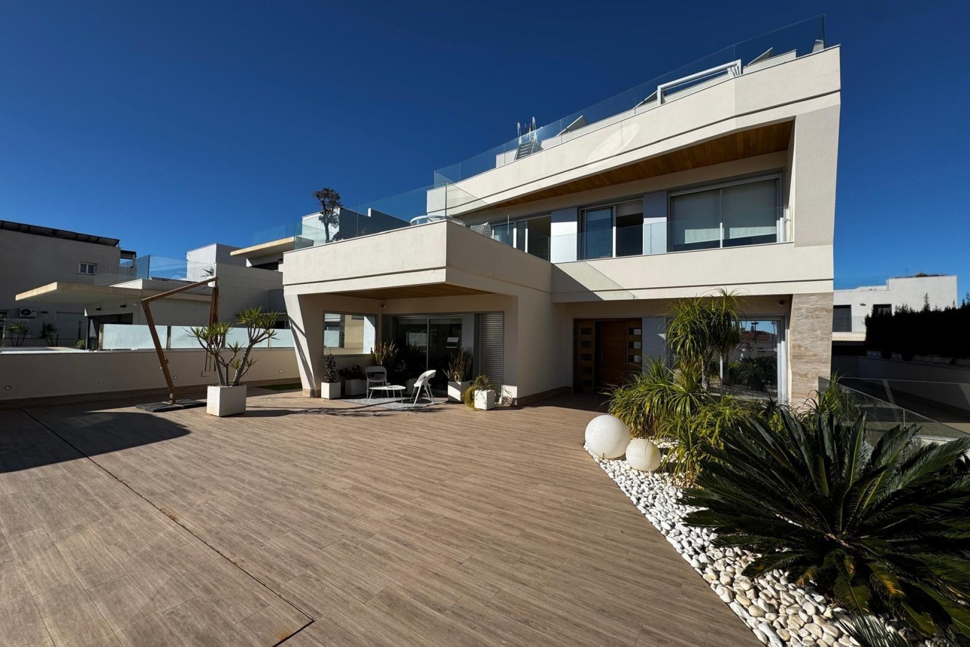 Herverkoop - Villa -
Orihuela Costa - Campoamor