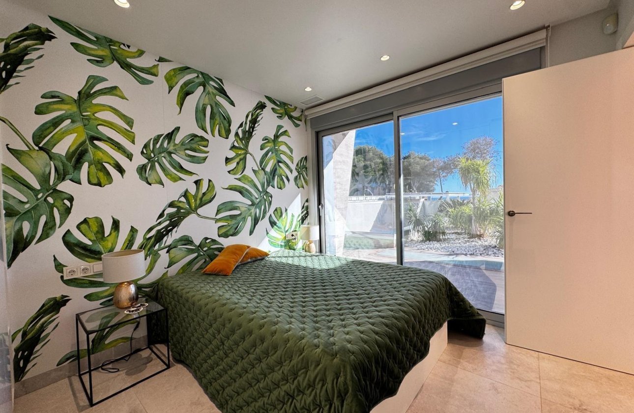 Herverkoop - Villa -
Orihuela Costa - Campoamor