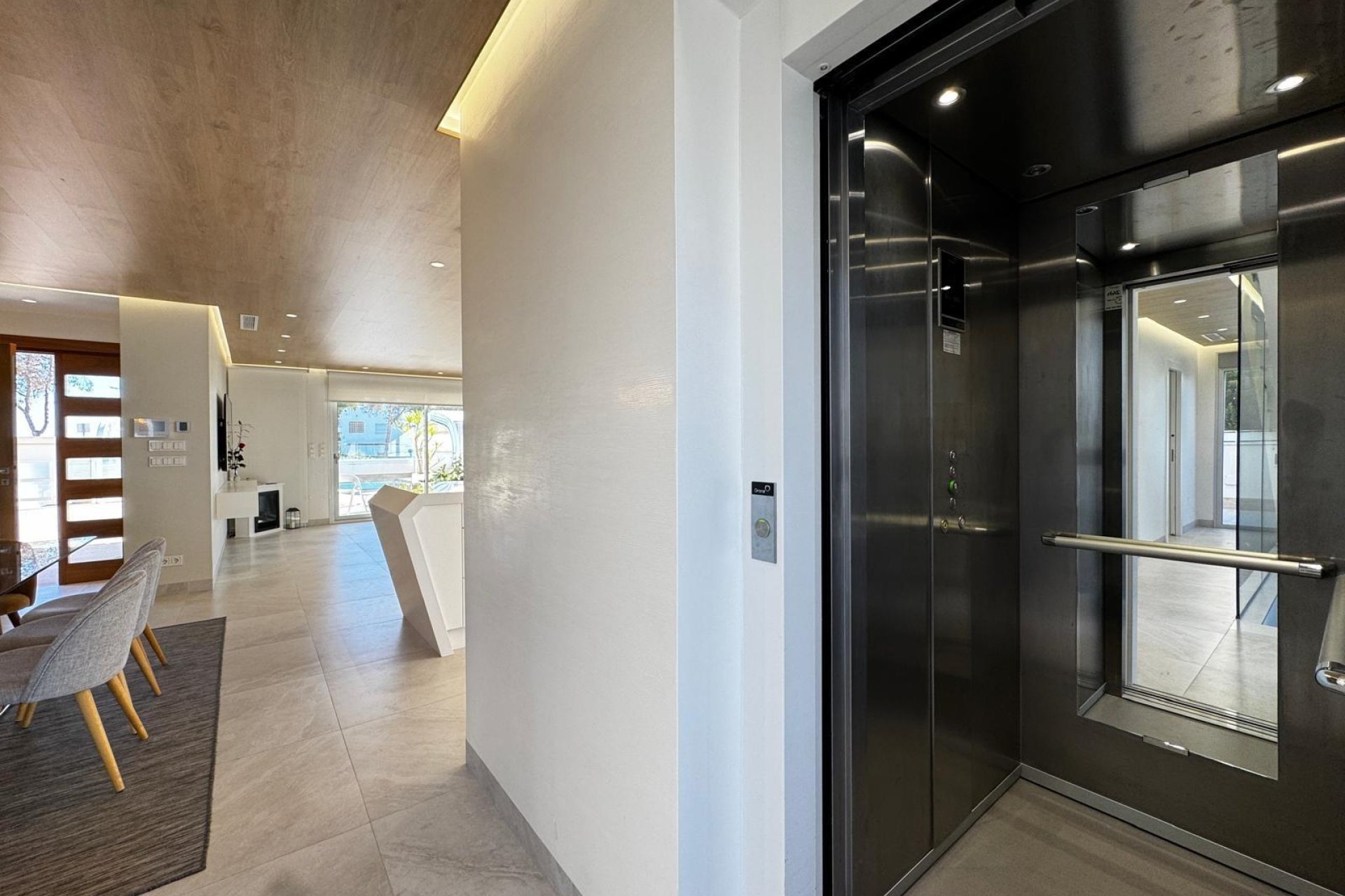 Herverkoop - Villa -
Orihuela Costa - Campoamor