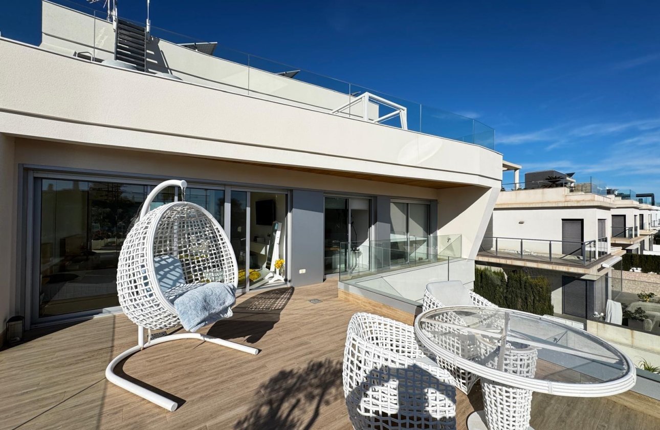 Herverkoop - Villa -
Orihuela Costa - Campoamor
