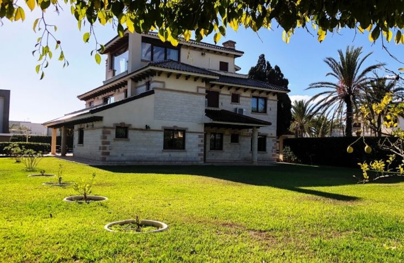 Herverkoop - Villa -
Orihuela Costa - Costa Blanca