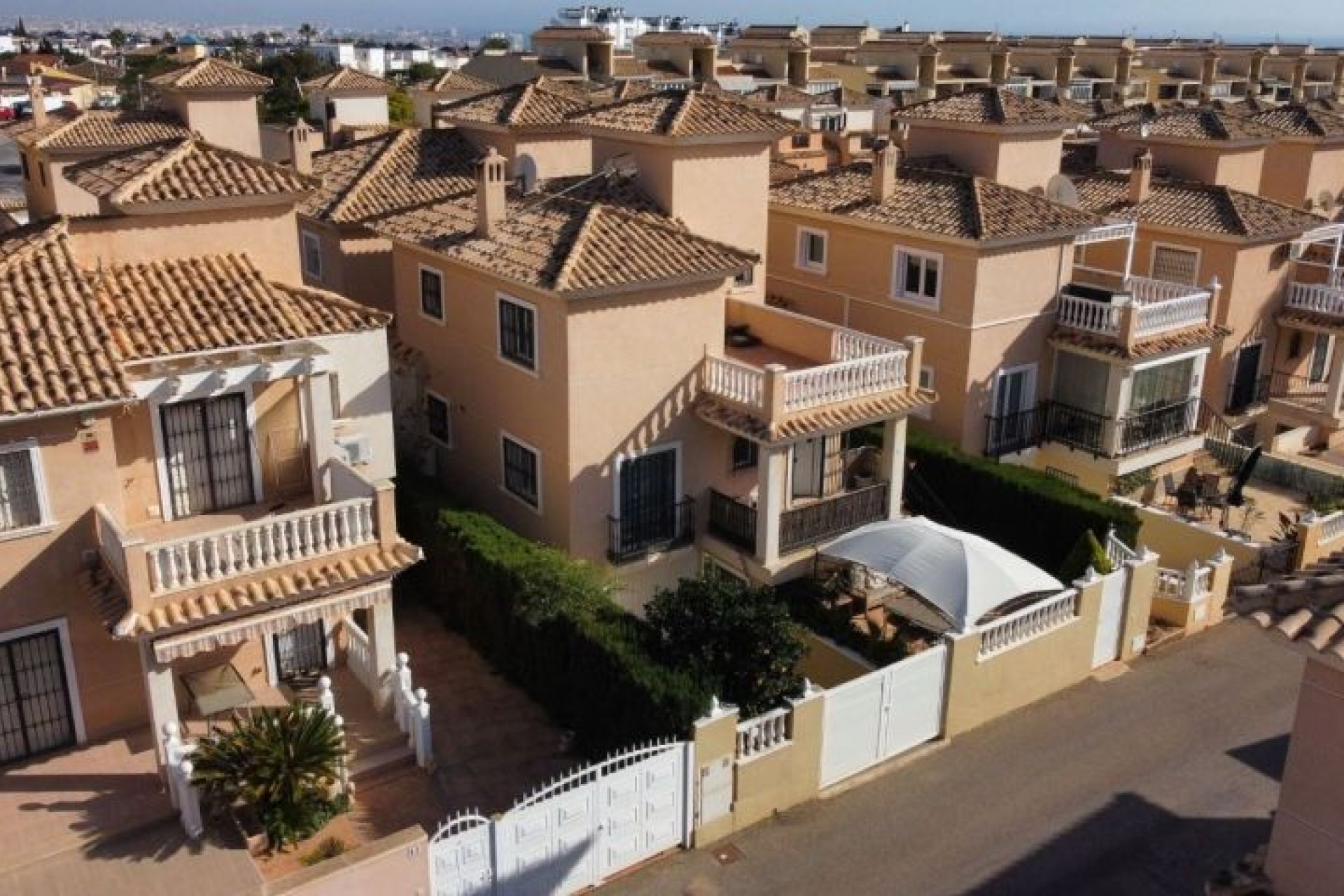 Herverkoop - Villa -
Orihuela Costa - Costa Blanca