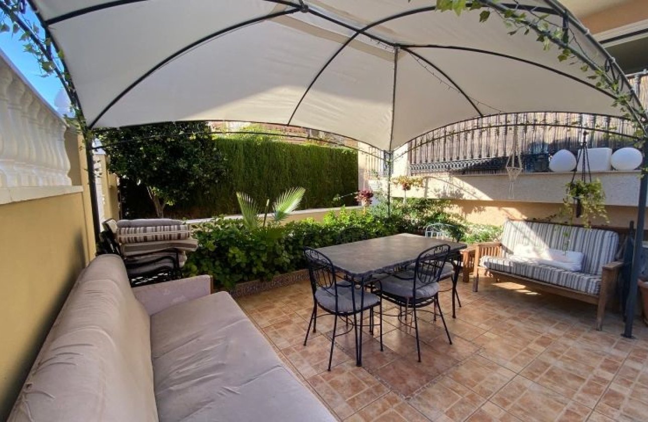 Herverkoop - Villa -
Orihuela Costa - Costa Blanca