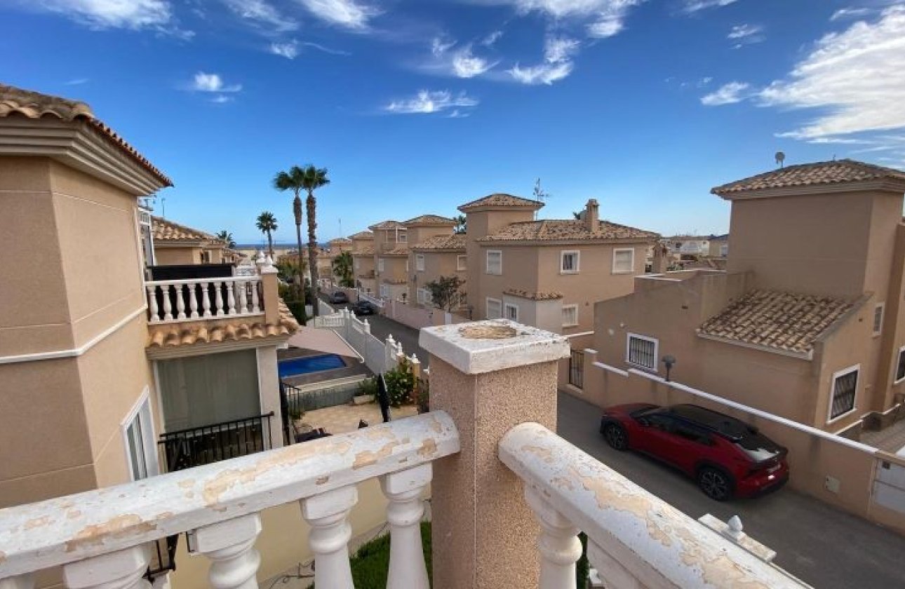 Herverkoop - Villa -
Orihuela Costa - Costa Blanca