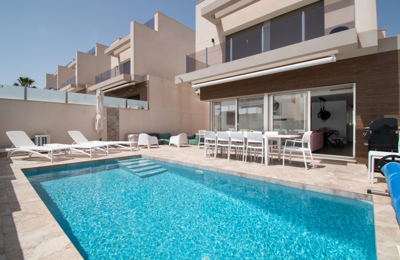 Herverkoop - Villa -
Orihuela Costa - Costa Blanca