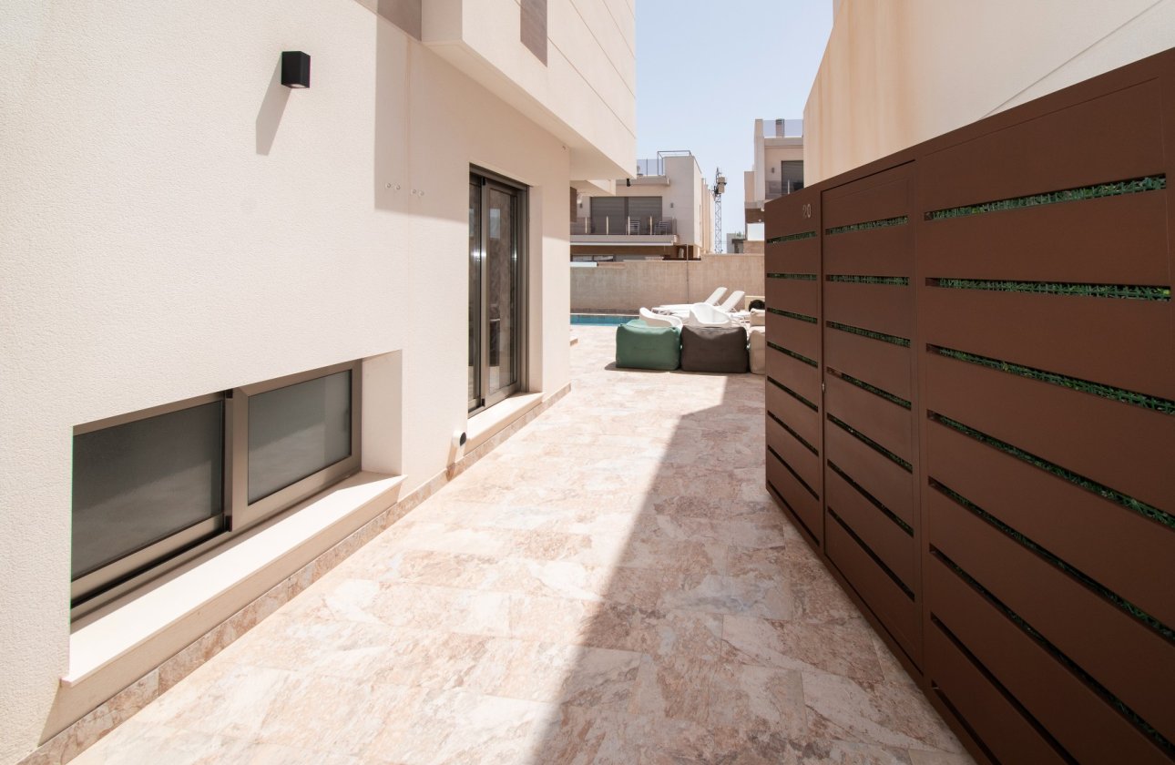 Herverkoop - Villa -
Orihuela Costa - Costa Blanca