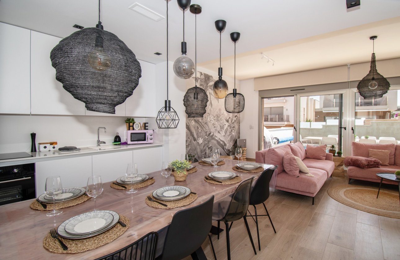 Herverkoop - Villa -
Orihuela Costa - Costa Blanca