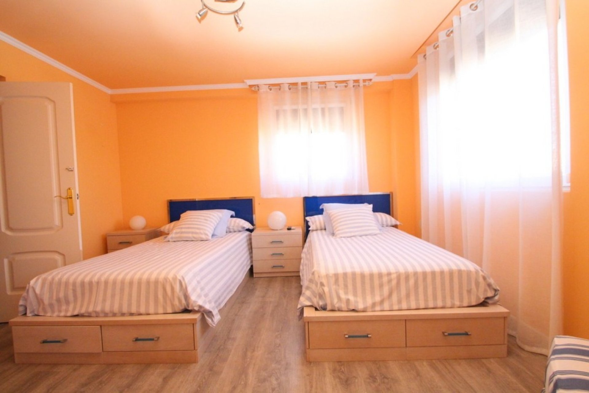 Herverkoop - Villa -
Orihuela Costa - Costa Blanca