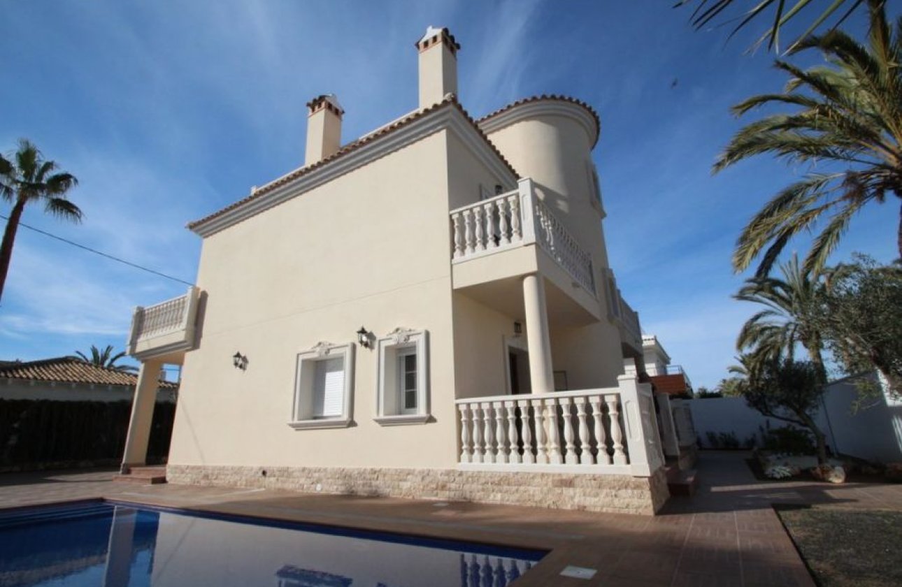 Herverkoop - Villa -
Orihuela Costa - Costa Blanca