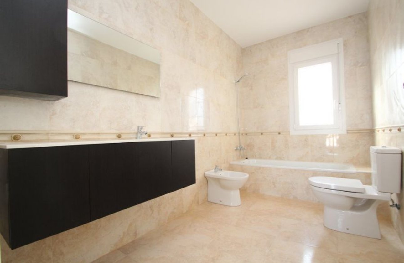 Herverkoop - Villa -
Orihuela Costa - Costa Blanca