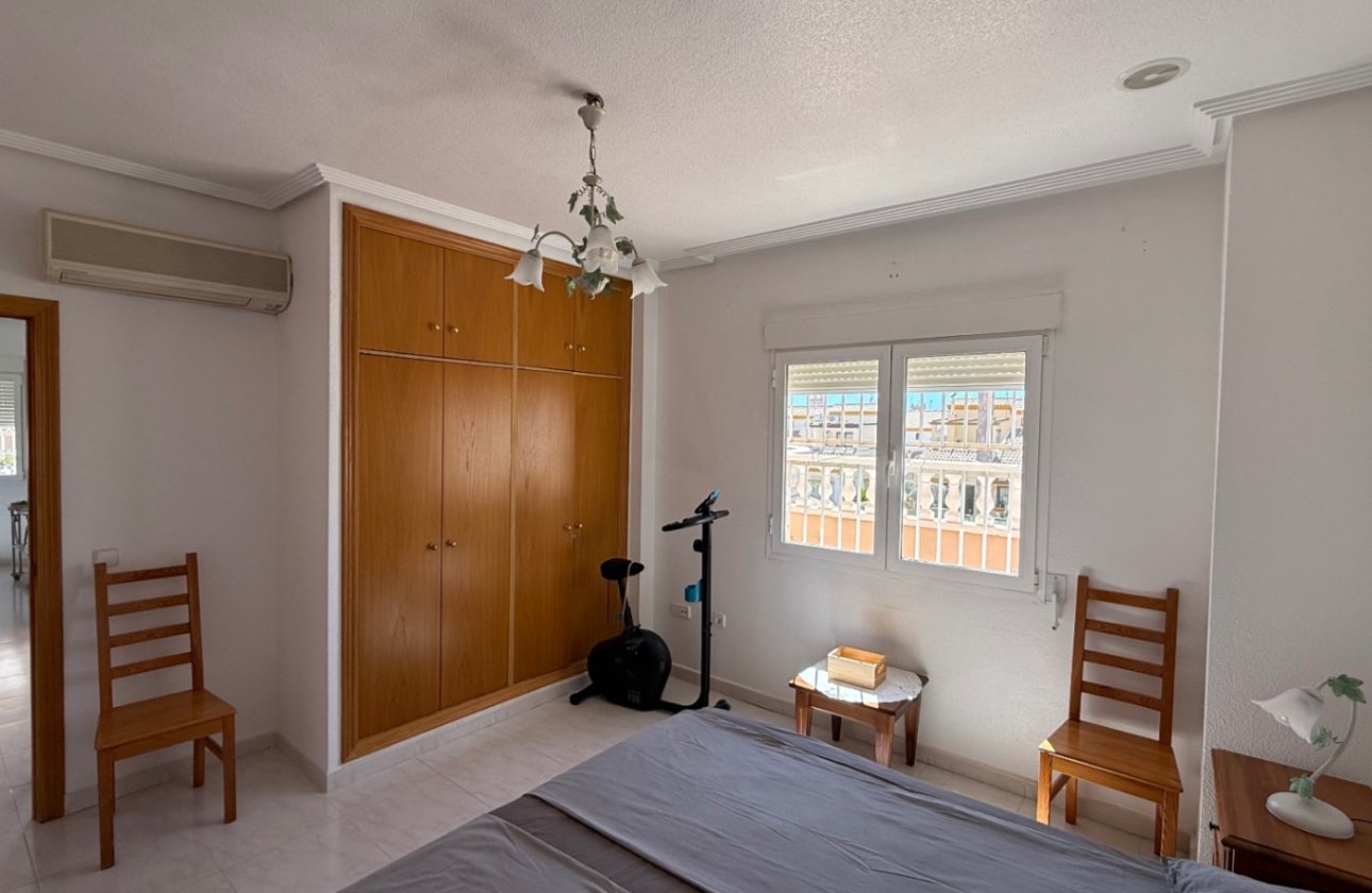 Herverkoop - Villa -
Orihuela Costa - Costa Blanca