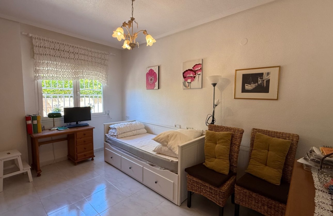 Herverkoop - Villa -
Orihuela Costa - Costa Blanca