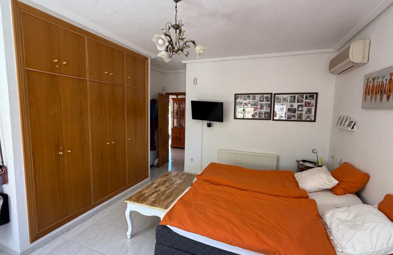 Herverkoop - Villa -
Orihuela Costa - Costa Blanca