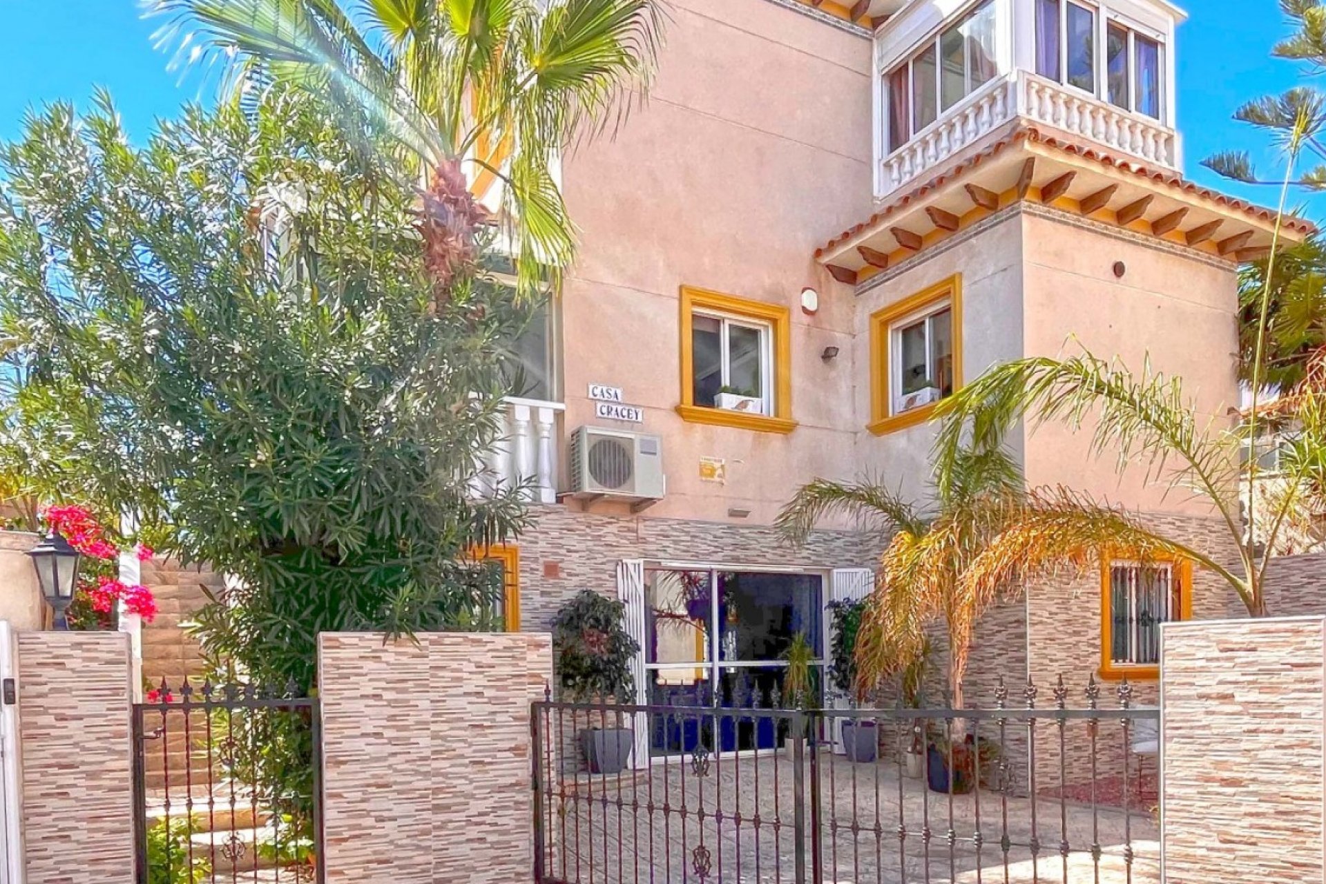 Herverkoop - Villa -
Orihuela Costa - Costa Blanca