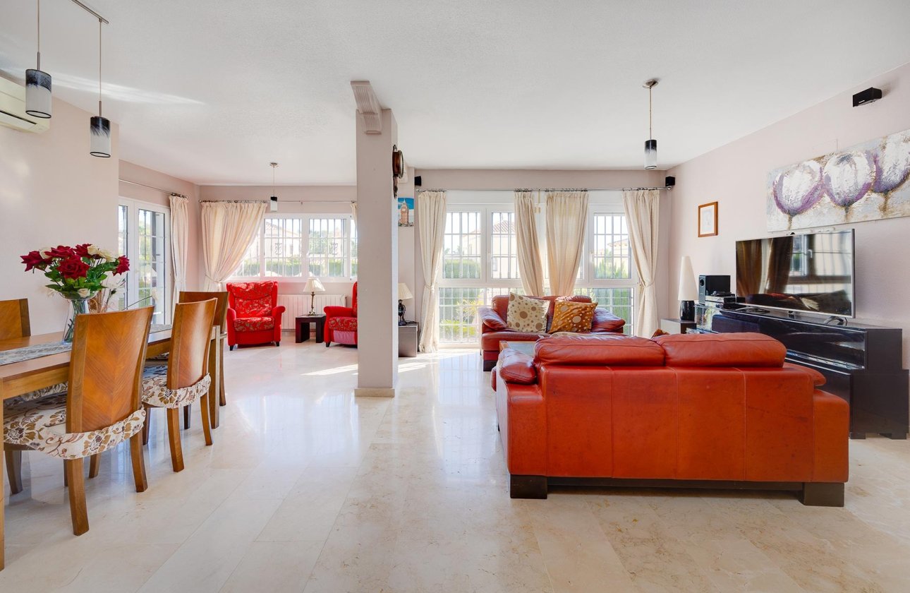 Herverkoop - Villa -
Orihuela Costa - Costa Blanca