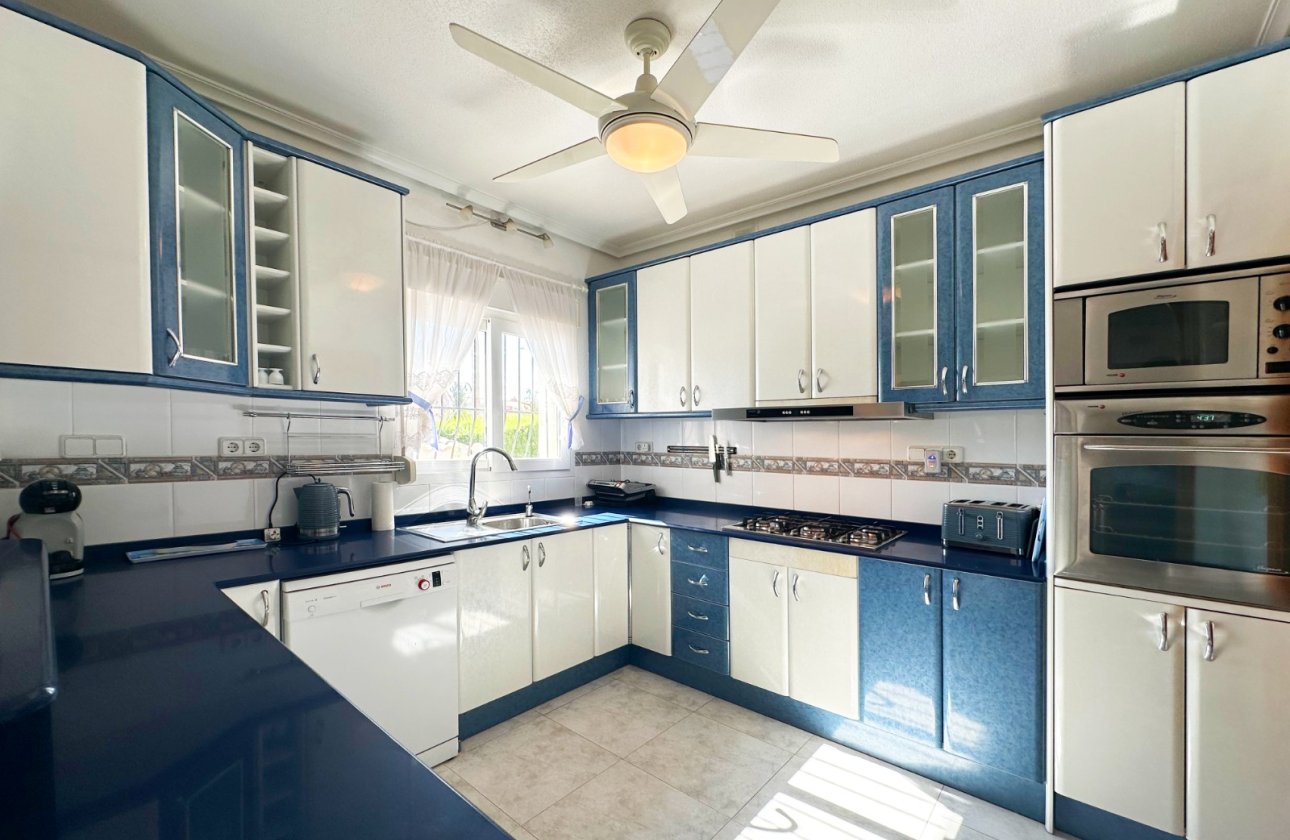 Herverkoop - Villa -
Orihuela Costa - Costa Blanca