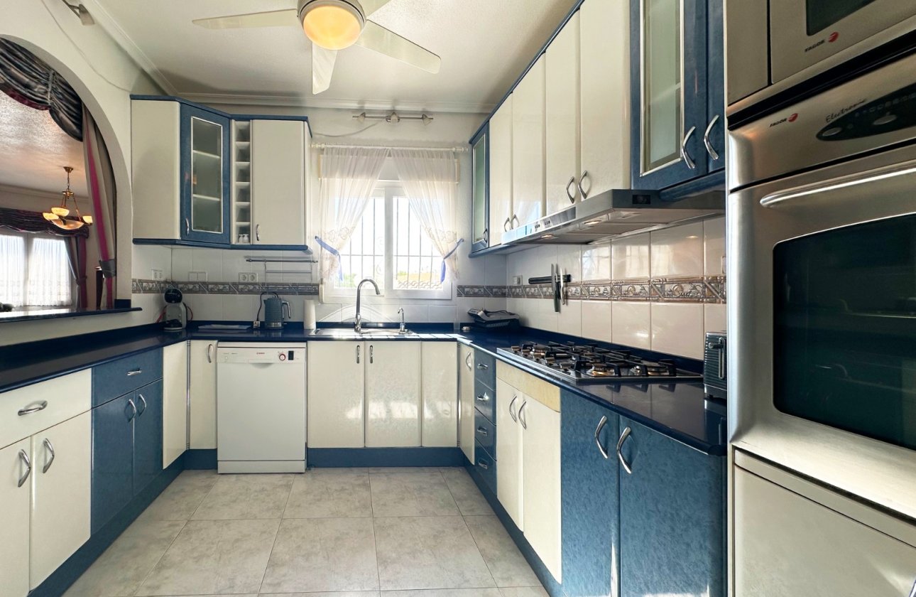 Herverkoop - Villa -
Orihuela Costa - Costa Blanca