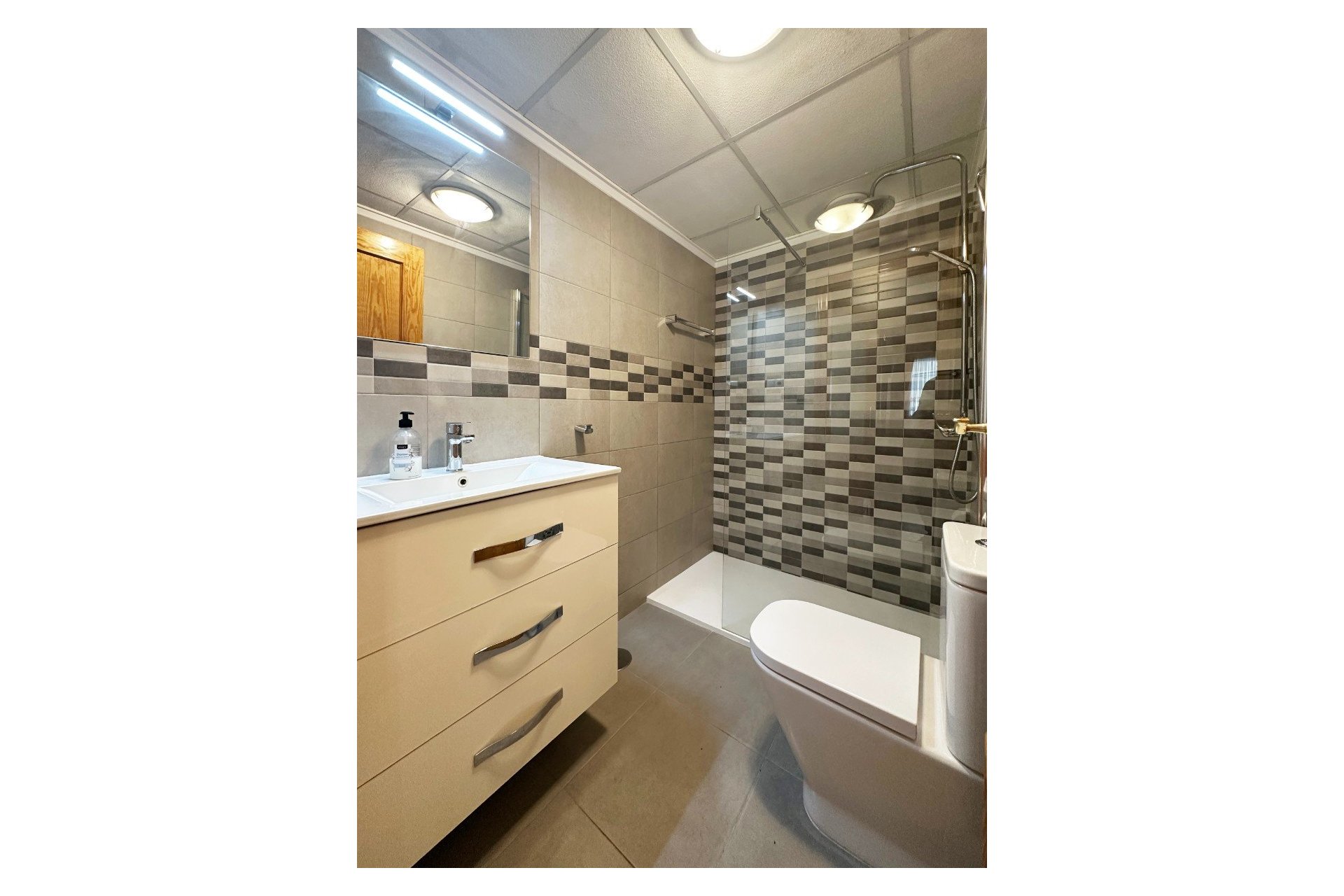 Herverkoop - Villa -
Orihuela Costa - Costa Blanca