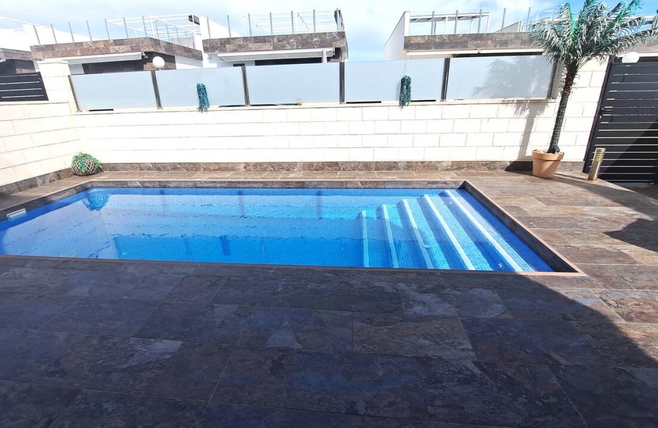 Herverkoop - Villa -
Orihuela Costa - Costa Blanca