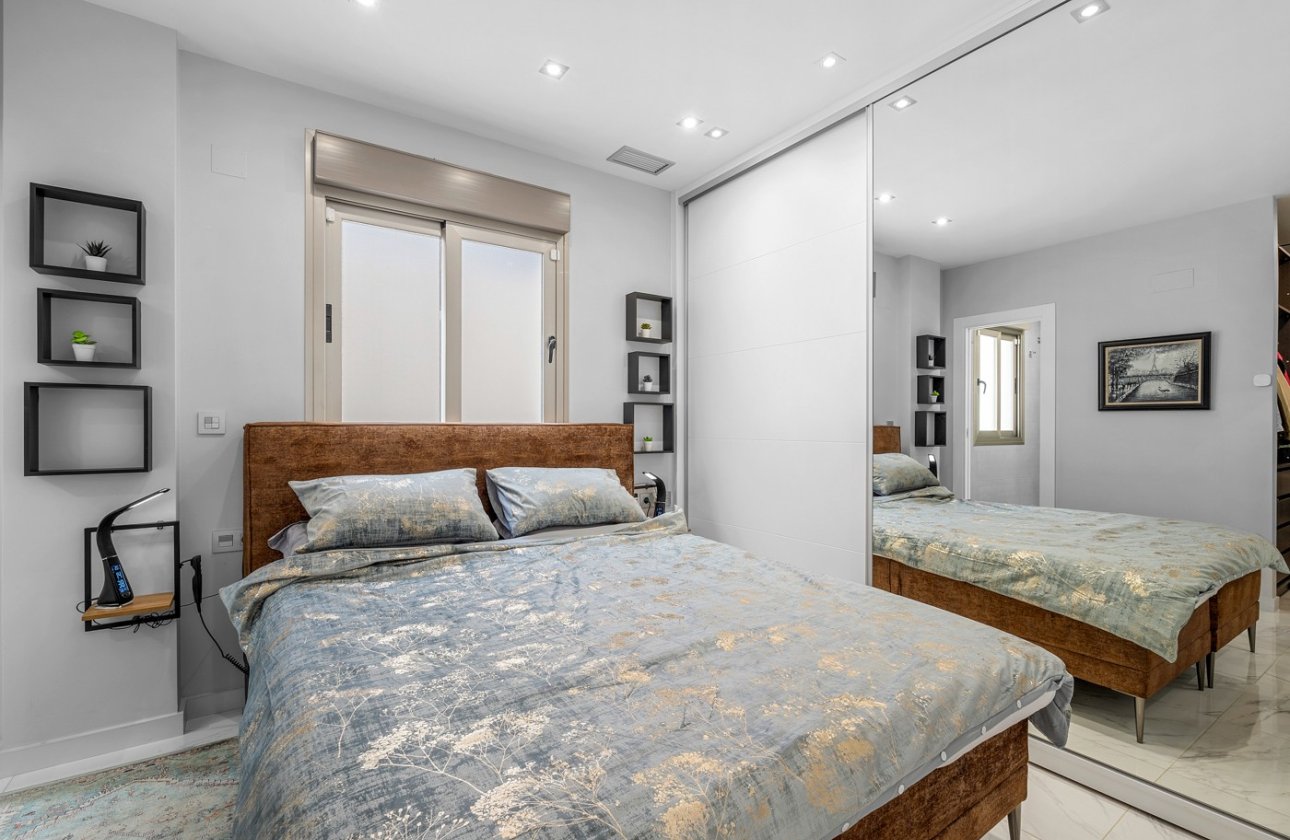 Herverkoop - Villa -
Orihuela Costa - Costa Blanca