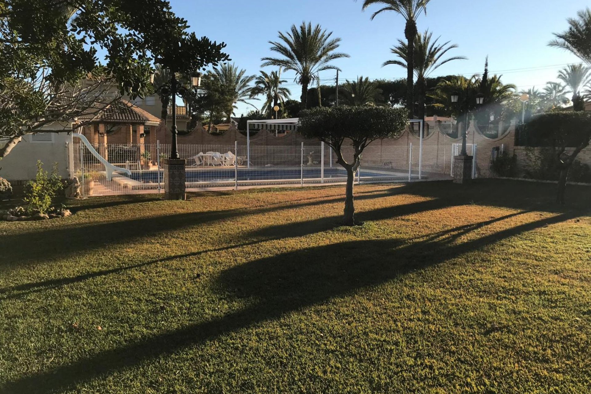 Herverkoop - Villa -
Orihuela Costa - Costa Blanca