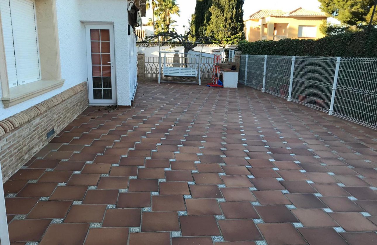 Herverkoop - Villa -
Orihuela Costa - Costa Blanca