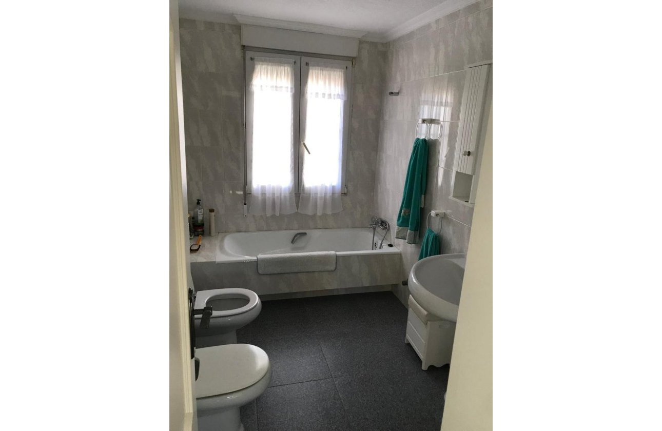 Herverkoop - Villa -
Orihuela Costa - Costa Blanca