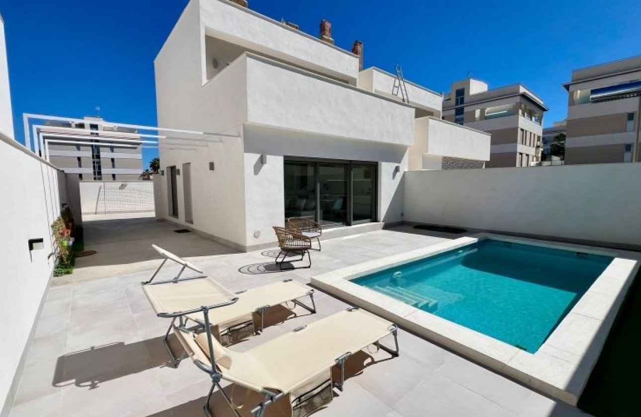 Herverkoop - Villa -
Orihuela Costa - Costa Blanca