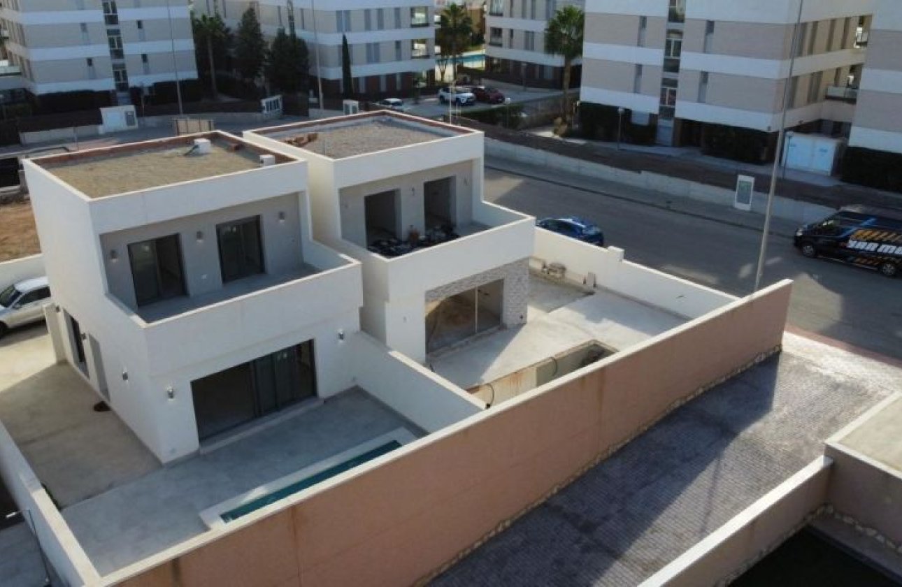 Herverkoop - Villa -
Orihuela Costa - Costa Blanca