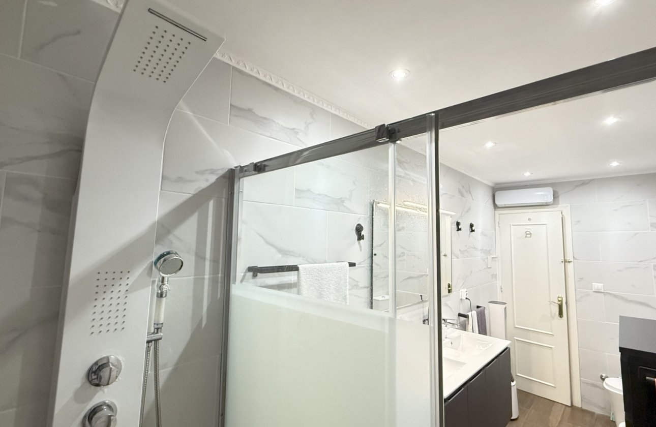 Herverkoop - Villa -
Orihuela Costa - Costa Blanca