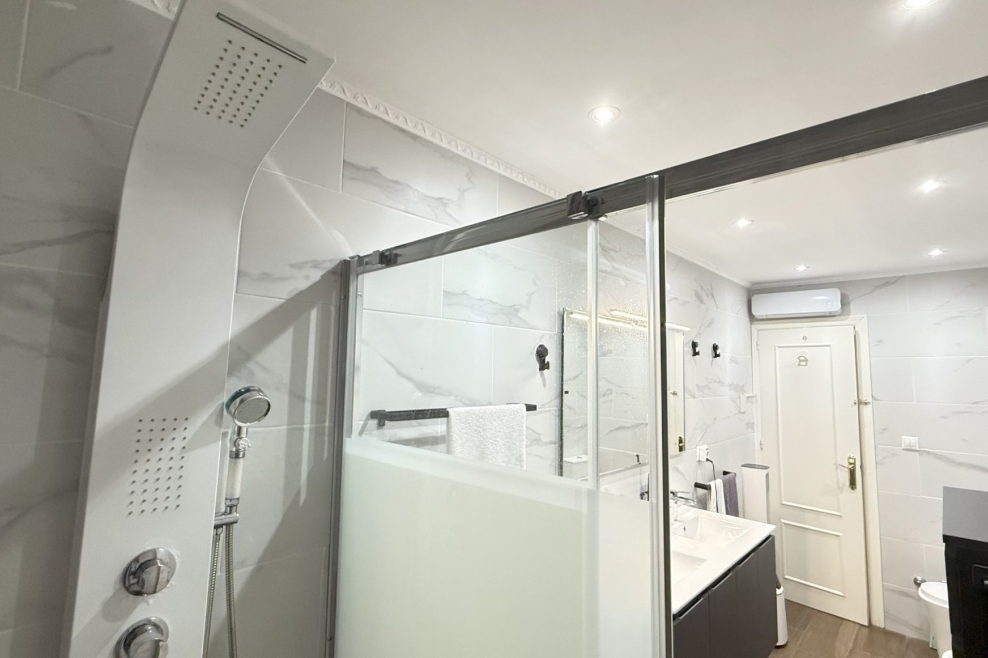 Herverkoop - Villa -
Orihuela Costa - Costa Blanca