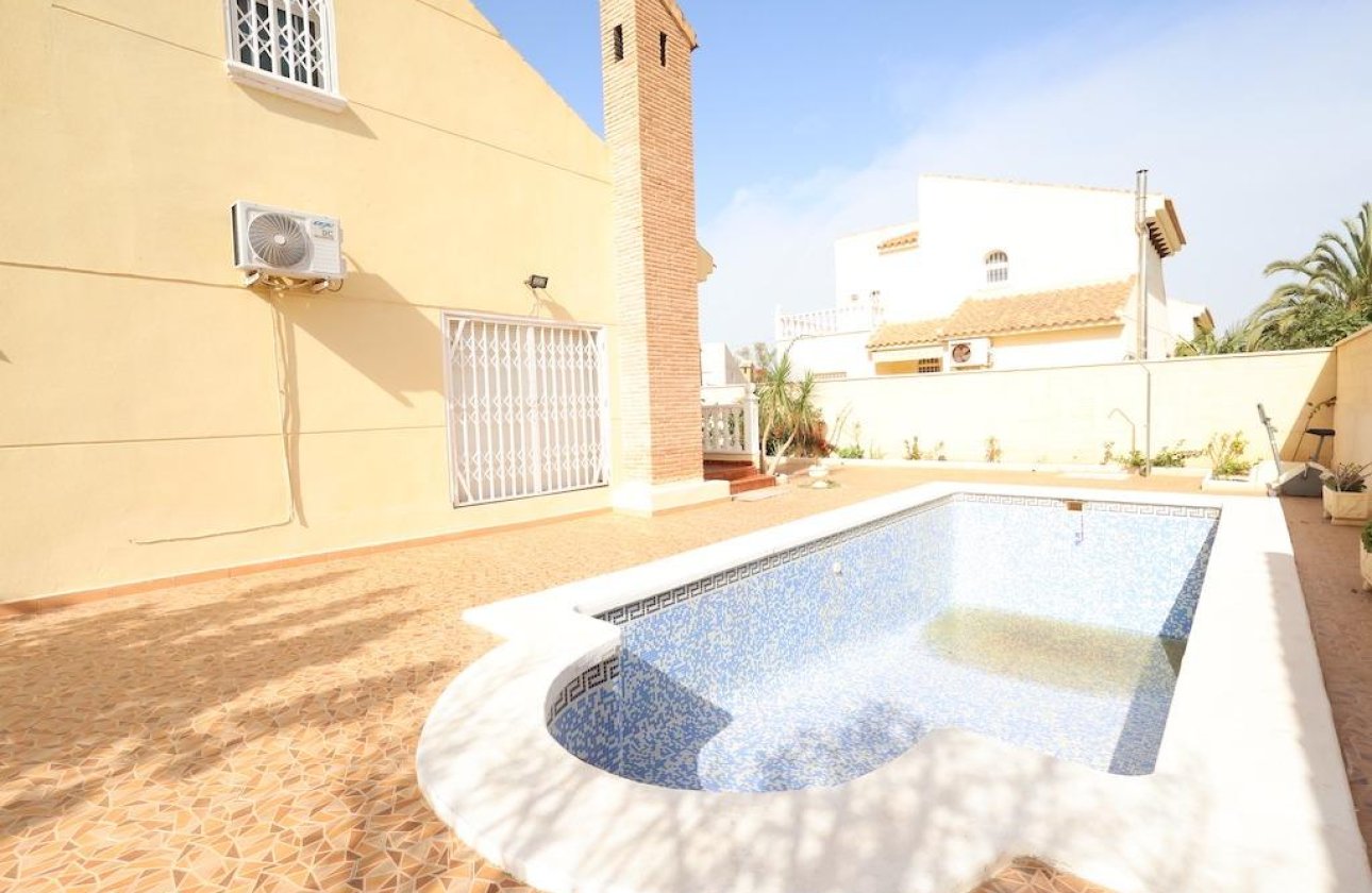 Herverkoop - Villa -
Orihuela Costa - Costa Blanca