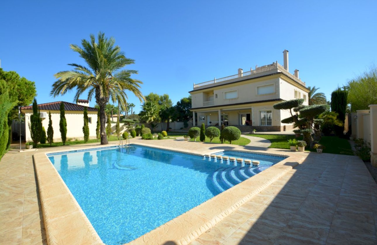 Herverkoop - Villa -
Orihuela Costa - Costa Blanca